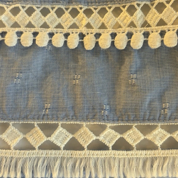 Shoulderless blue and white lace cotton top with puffed sleeves - Picture 5 of 9